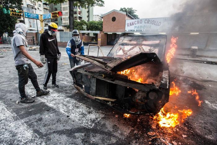 Una protesta contra Maduro atranca Caracas y limita la actividad comercial