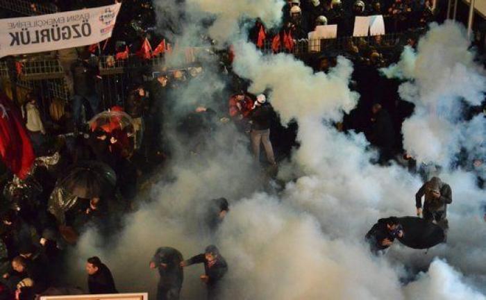 El gobierno turco interviene un periódico crítico y la Policía toma la redacción