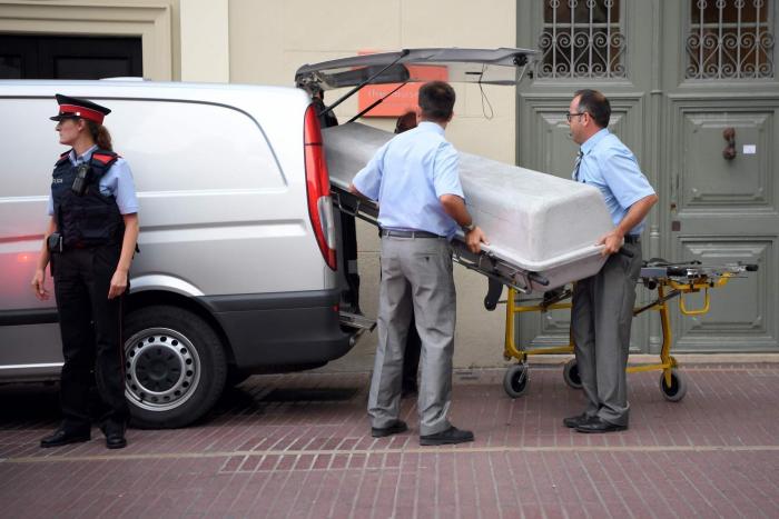 Desentierran los restos mortales de Salvador Dalí para una prueba de ADN