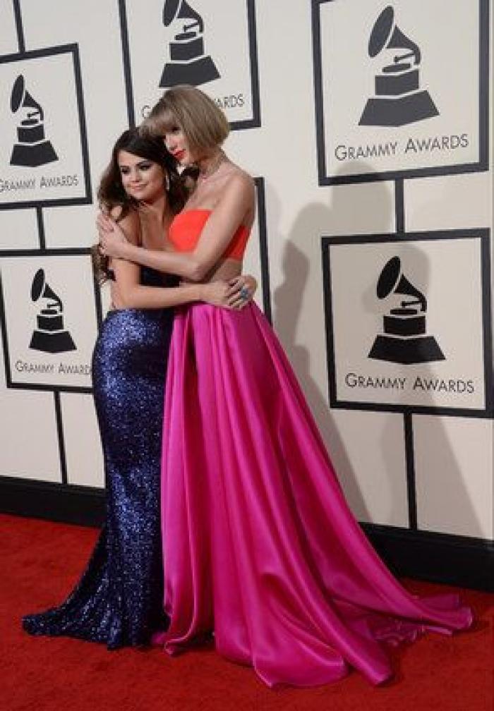 Sofia Vergara hace de 'transformer' para bailar con Pitbull 'El Taxi' en los Grammy