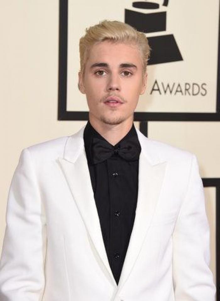 Sofia Vergara hace de 'transformer' para bailar con Pitbull 'El Taxi' en los Grammy