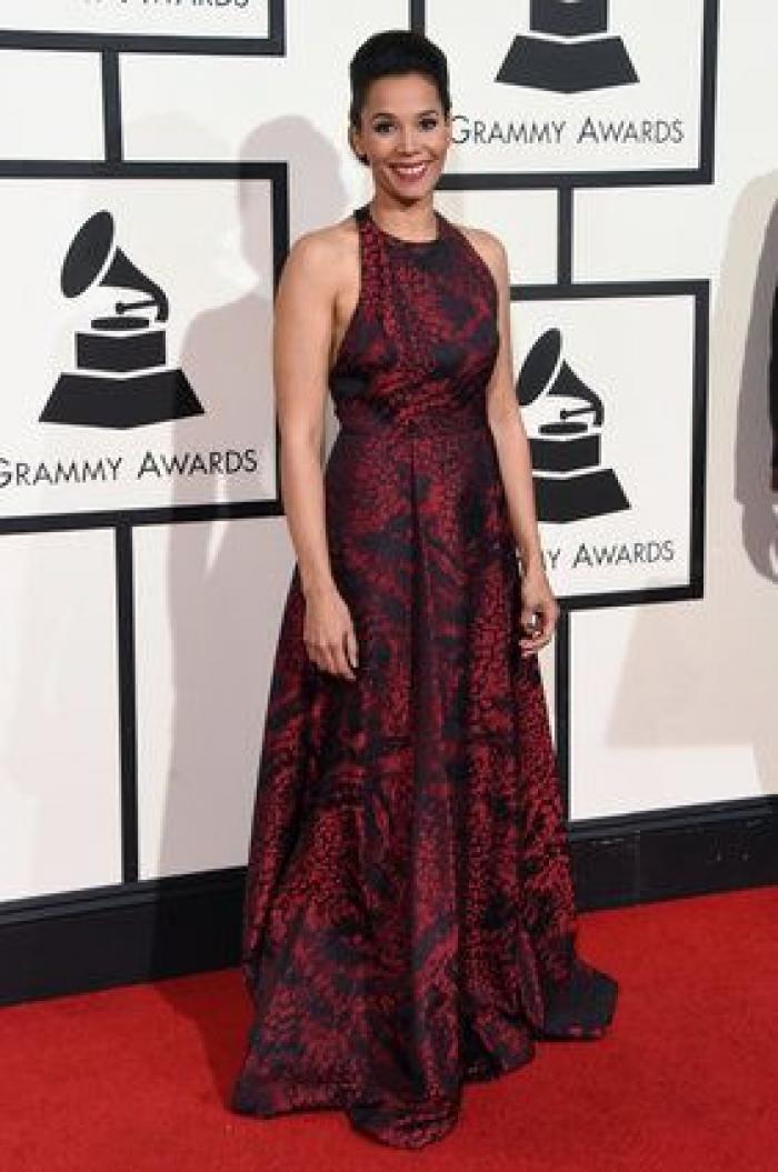 Sofia Vergara hace de 'transformer' para bailar con Pitbull 'El Taxi' en los Grammy