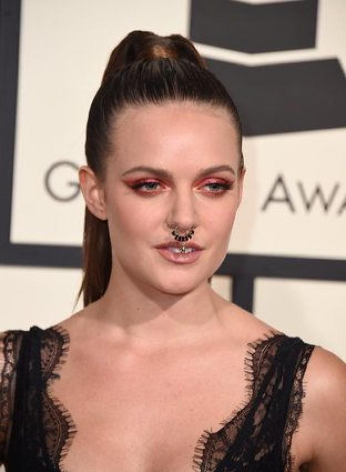 Sofia Vergara hace de 'transformer' para bailar con Pitbull 'El Taxi' en los Grammy