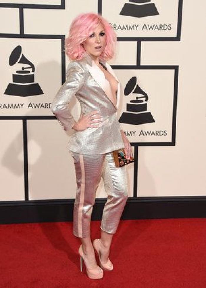 Sofia Vergara hace de 'transformer' para bailar con Pitbull 'El Taxi' en los Grammy