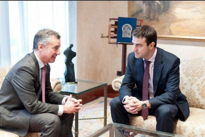 Maneiro: "Es triste enterarse de las bajas de Díez y Herzog por las redes sociales"