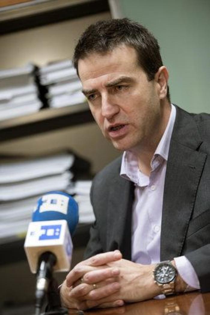 Maneiro: "Es triste enterarse de las bajas de Díez y Herzog por las redes sociales"