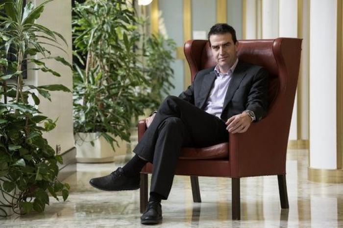 Maneiro: "Es triste enterarse de las bajas de Díez y Herzog por las redes sociales"