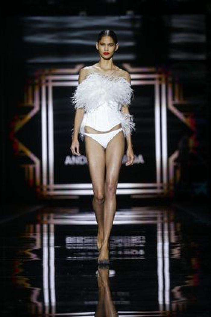 Andrés Sardá llena su sensualidad del espíritu de los grandes hoteles