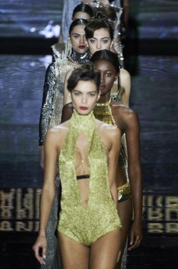 Andrés Sardá llena su sensualidad del espíritu de los grandes hoteles