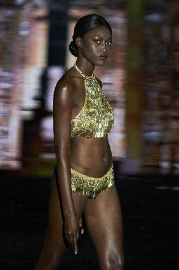 Andrés Sardá llena su sensualidad del espíritu de los grandes hoteles