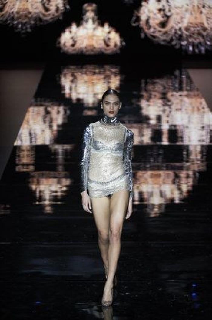 Andrés Sardá llena su sensualidad del espíritu de los grandes hoteles