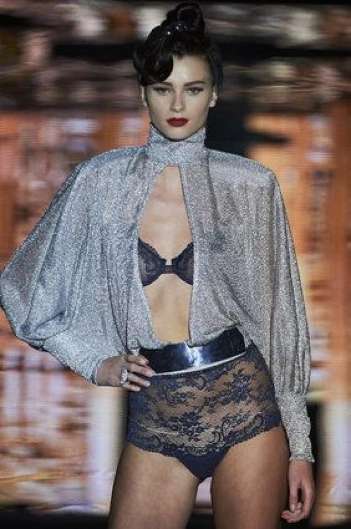 Andrés Sardá llena su sensualidad del espíritu de los grandes hoteles