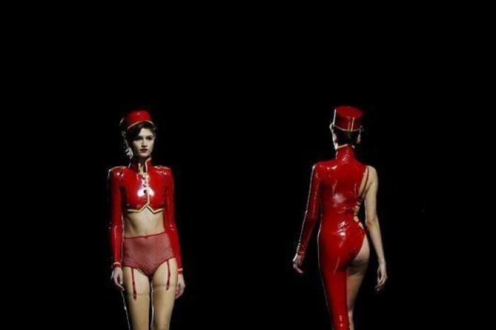 Andrés Sardá llena su sensualidad del espíritu de los grandes hoteles