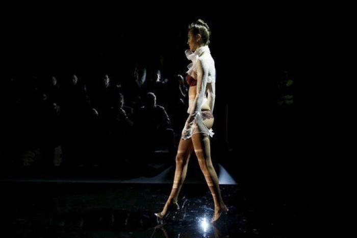 Andrés Sardá llena su sensualidad del espíritu de los grandes hoteles