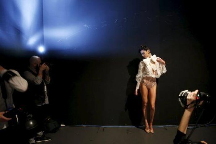 Andrés Sardá llena su sensualidad del espíritu de los grandes hoteles