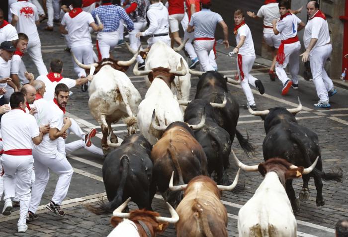 Al menos dos heridos en el cuarto encierro de los Sanfermines