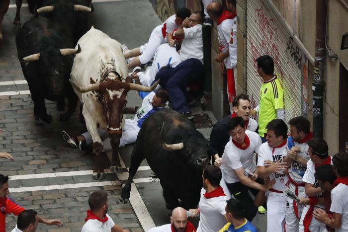 Al menos dos heridos en el cuarto encierro de los Sanfermines