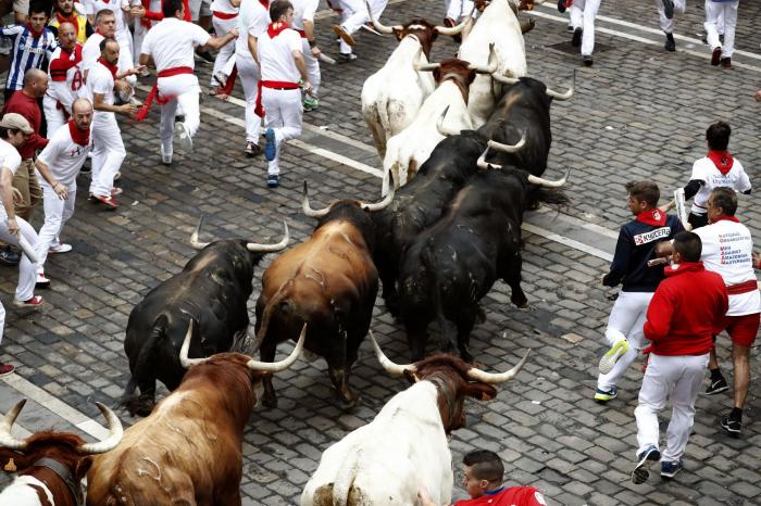 Al menos dos heridos en el cuarto encierro de los Sanfermines