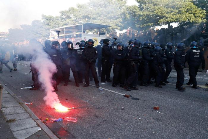 Fuertes enfrentamientos entre policía y manifestantes en Hamburgo (Alemania) por el G20
