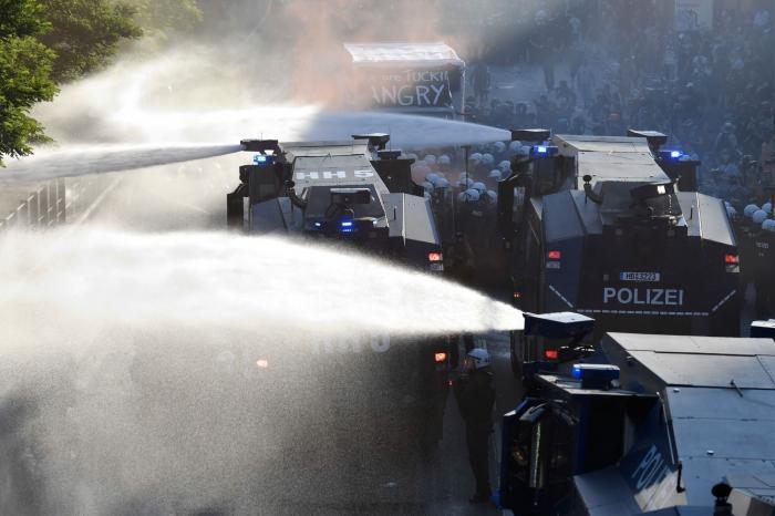 Fuertes enfrentamientos entre policía y manifestantes en Hamburgo (Alemania) por el G20