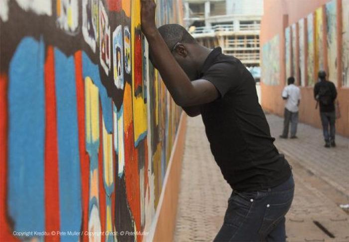 'Amar no es un delito': la exposición que muestra la lucha de los activistas LGTBI en África