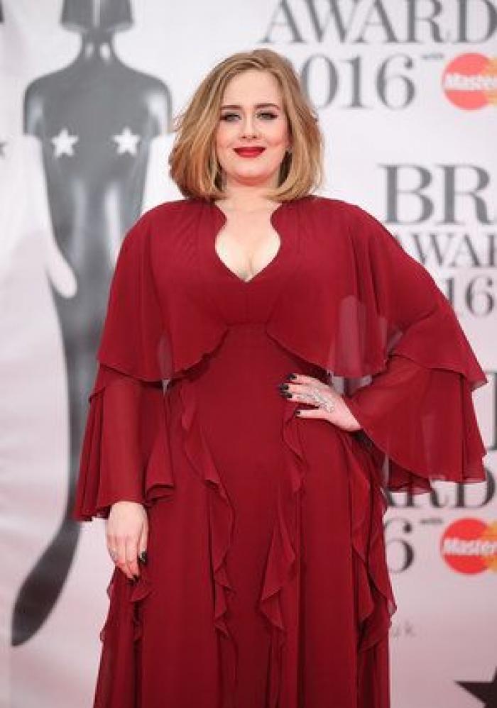 Adele se corona como la reina de la música británica en los Brit Awards