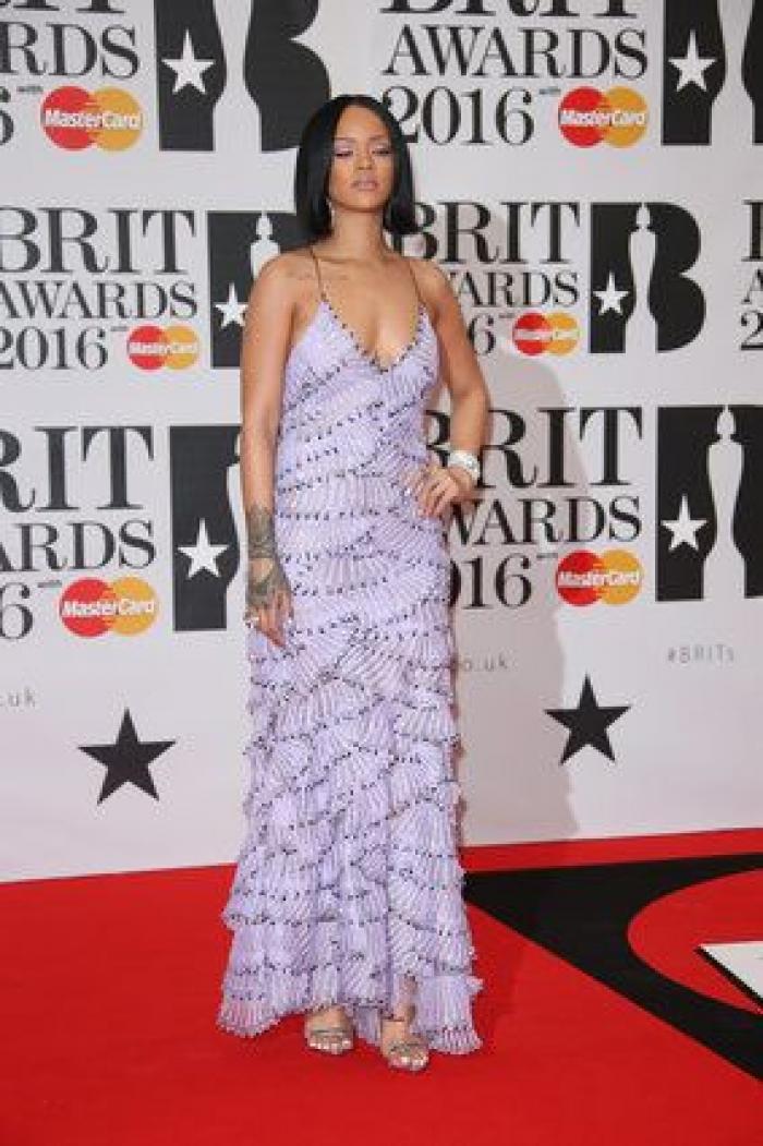 Adele se corona como la reina de la música británica en los Brit Awards