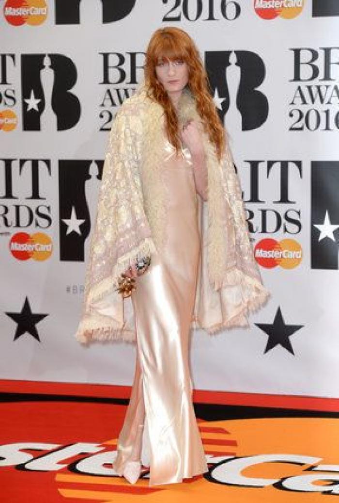 Adele se corona como la reina de la música británica en los Brit Awards