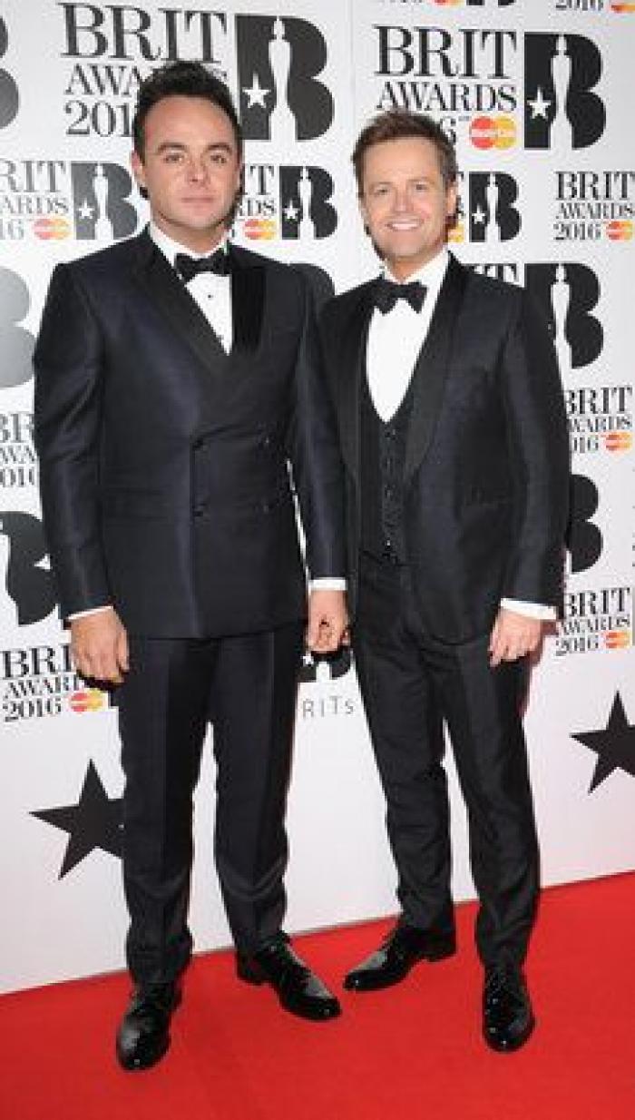 Adele se corona como la reina de la música británica en los Brit Awards