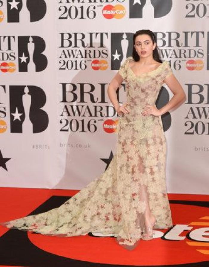 Adele se corona como la reina de la música británica en los Brit Awards