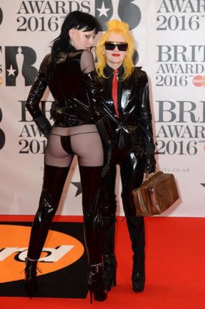 Adele se corona como la reina de la música británica en los Brit Awards