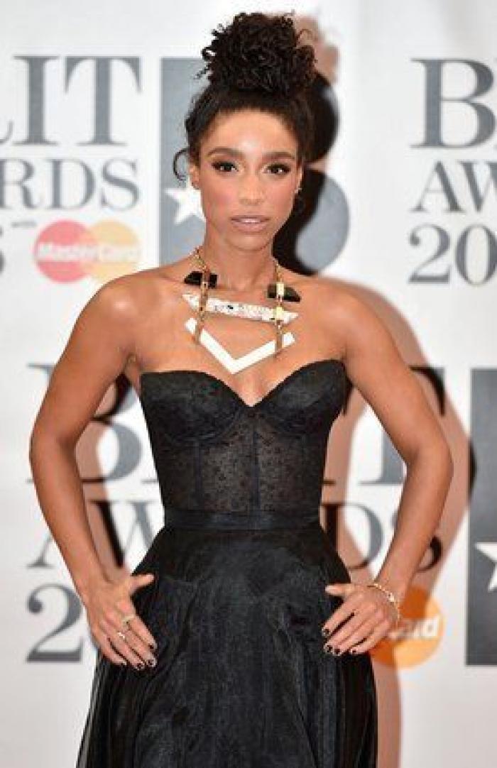 Adele se corona como la reina de la música británica en los Brit Awards