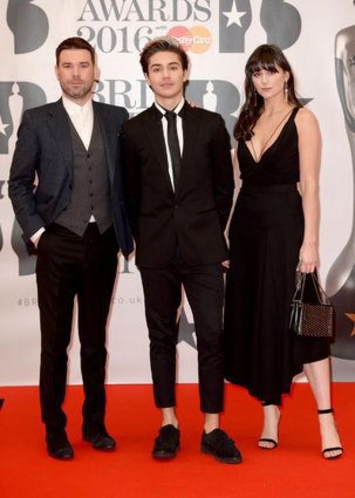 Adele se corona como la reina de la música británica en los Brit Awards