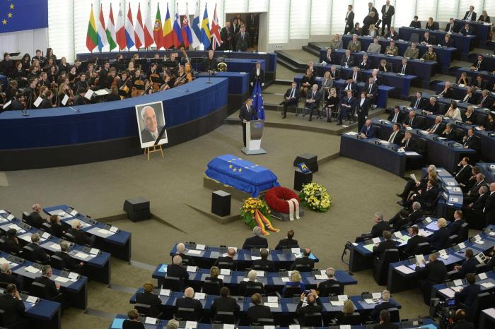 El gran europeísta Helmut Kohl, despedido con los máximos honores en Estrasburgo