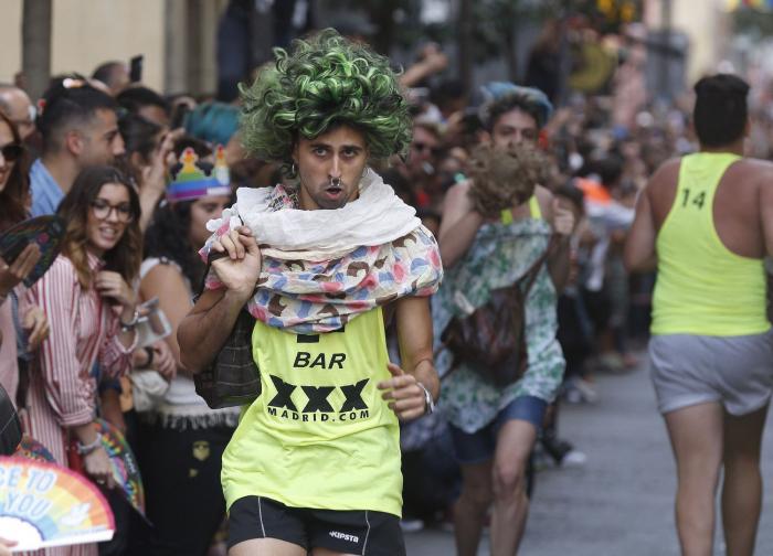 La Carrera de Tacones del Orgullo cumple veinte años tan divertida como siempre