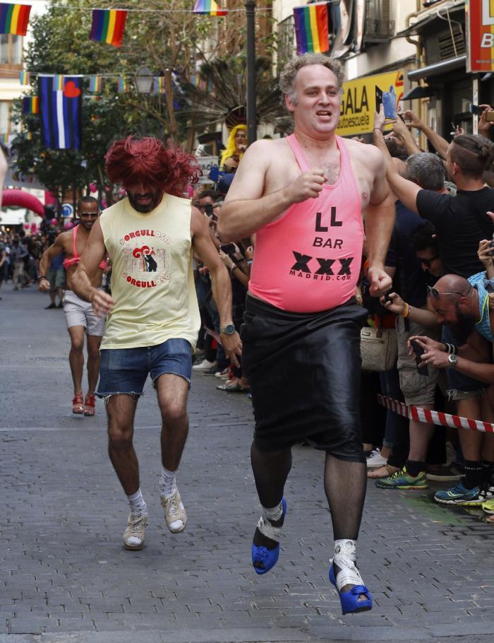 La Carrera de Tacones del Orgullo cumple veinte años tan divertida como siempre