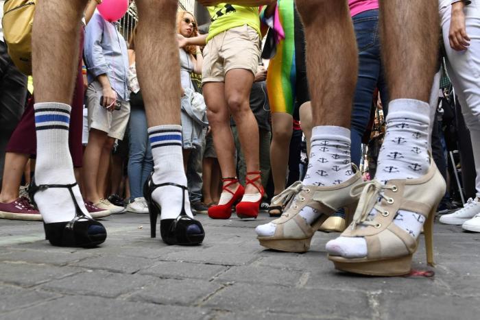 La Carrera de Tacones del Orgullo cumple veinte años tan divertida como siempre