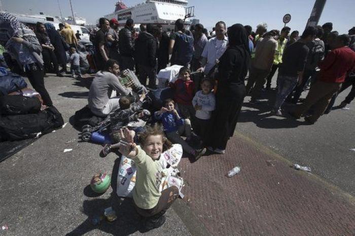 Llegan a España 184 refugiados sirios e iraquíes procedentes de Grecia