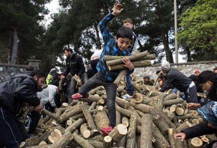 Llegan a España 184 refugiados sirios e iraquíes procedentes de Grecia