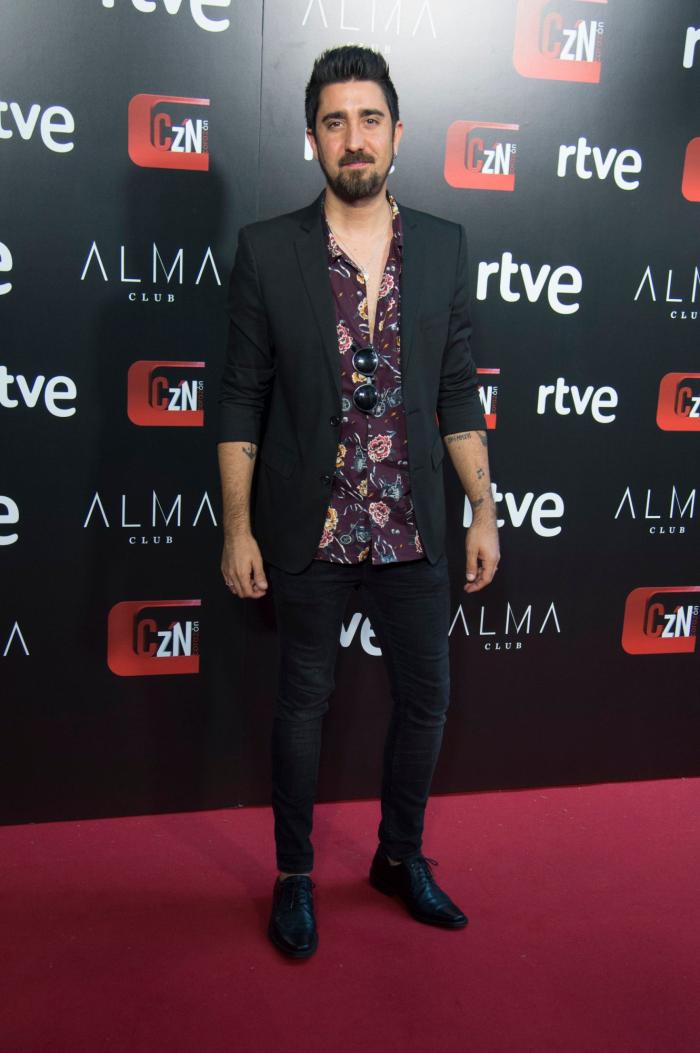 Marta Sánchez se marca un 'Pedroche' y un 'Pataky' en el 20º aniversario de 'Corazón'