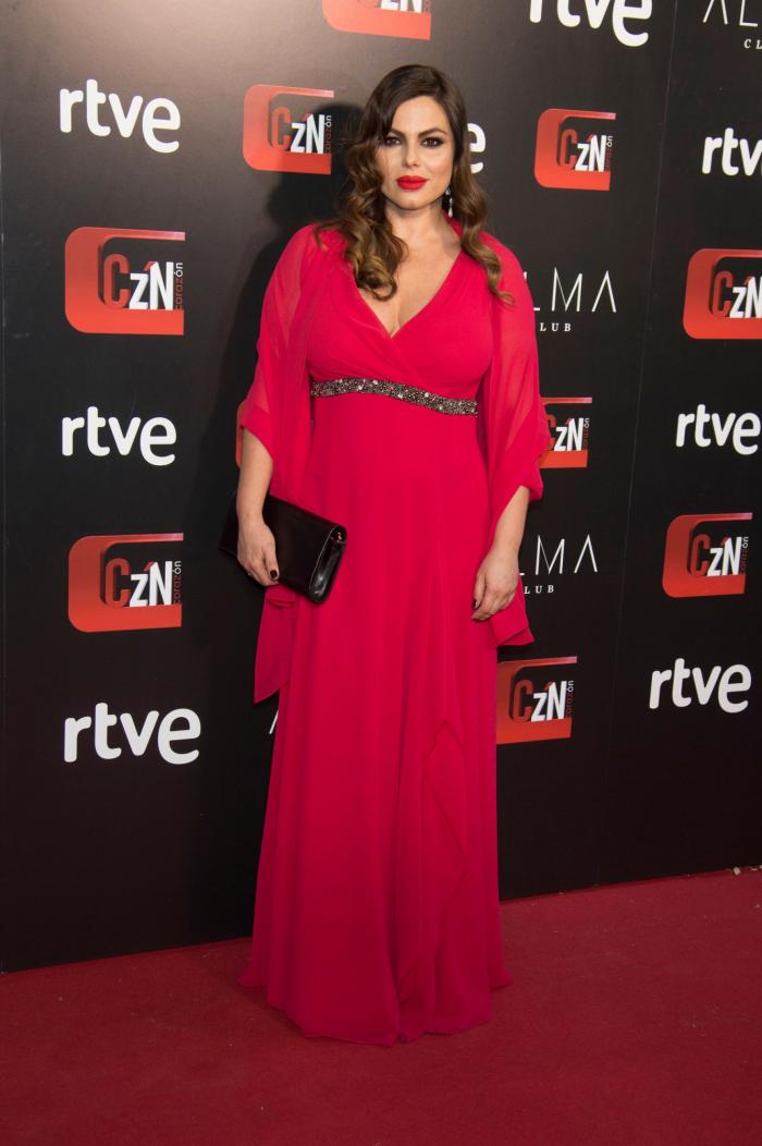 Marta Sánchez se marca un 'Pedroche' y un 'Pataky' en el 20º aniversario de 'Corazón'