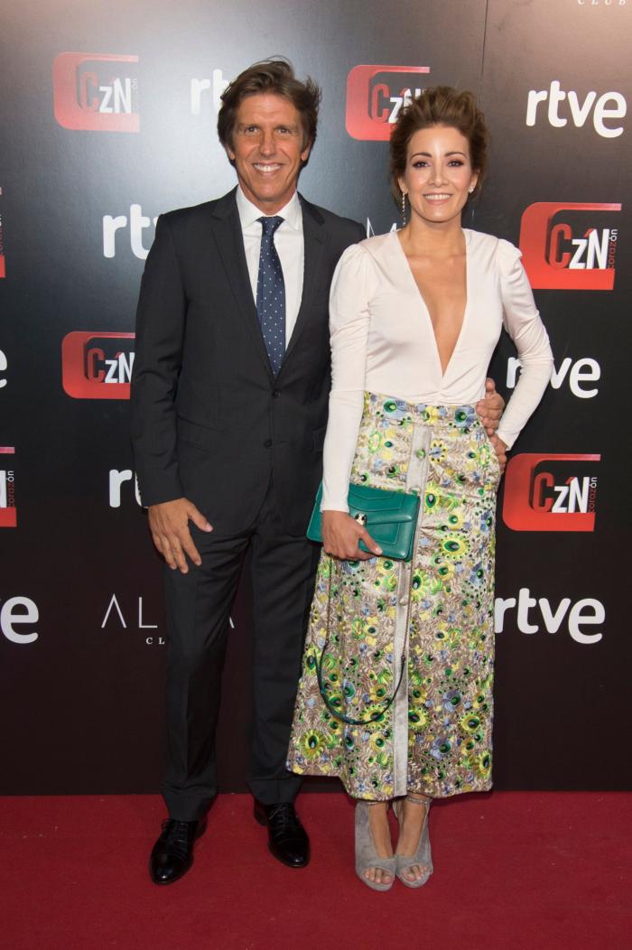 Marta Sánchez se marca un 'Pedroche' y un 'Pataky' en el 20º aniversario de 'Corazón'