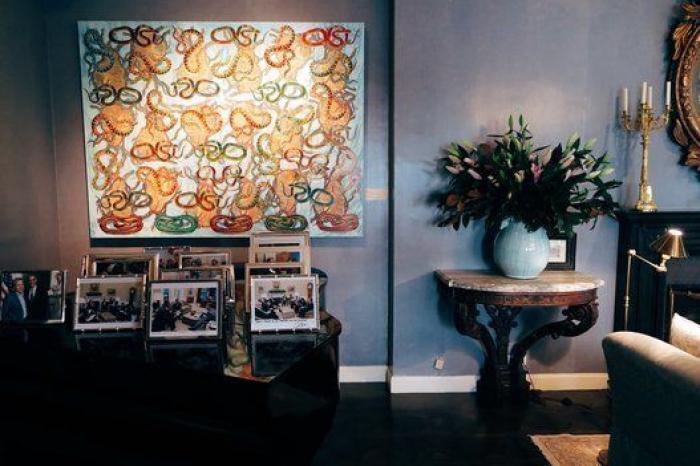 Cotillea los cuadros que esconde la Embajada de Estados Unidos en Madrid (FOTOS)