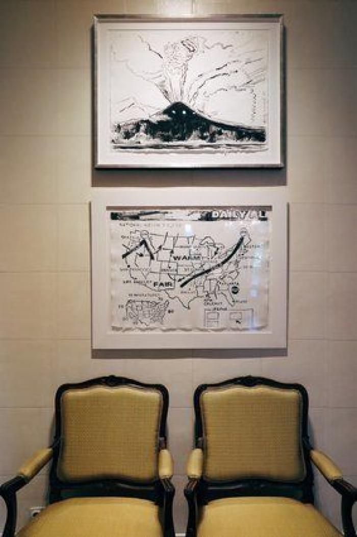 Cotillea los cuadros que esconde la Embajada de Estados Unidos en Madrid (FOTOS)