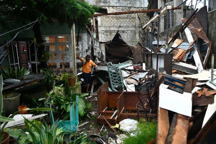 Más de 375 muertos y 50 desaparecidos ya tras el paso del tifón Rai por Filipinas