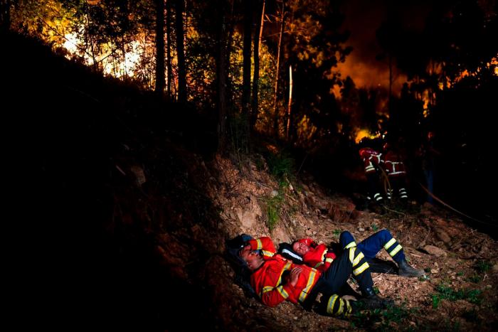 Portugal sigue ardiendo mientras crecen las críticas al Gobierno por su gestión de la catástrofe