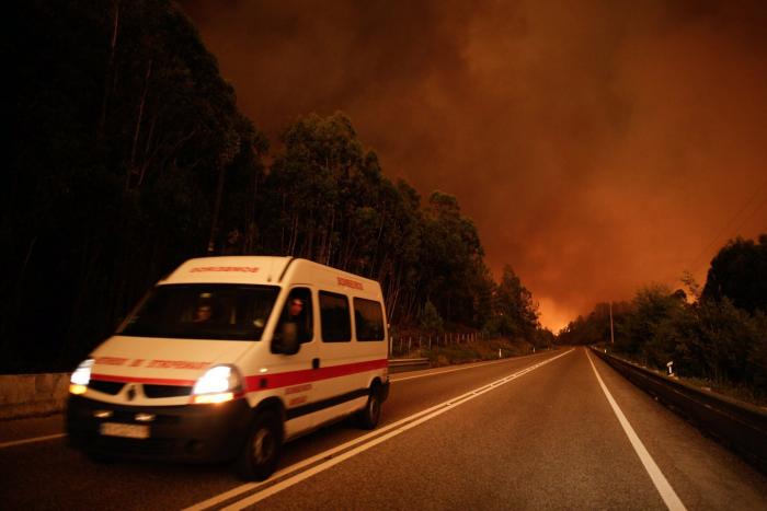 Portugal sigue ardiendo mientras crecen las críticas al Gobierno por su gestión de la catástrofe