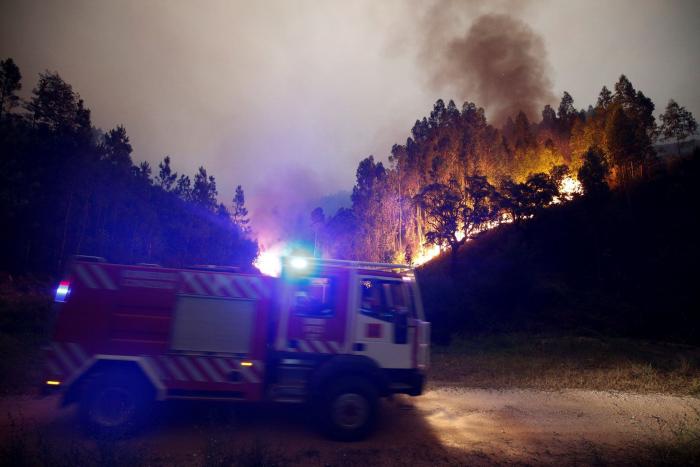 Portugal sigue ardiendo mientras crecen las críticas al Gobierno por su gestión de la catástrofe