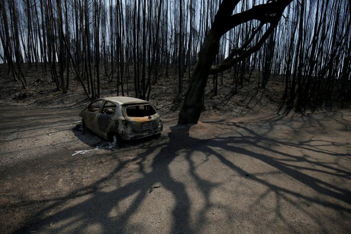 Portugal sigue ardiendo mientras crecen las críticas al Gobierno por su gestión de la catástrofe