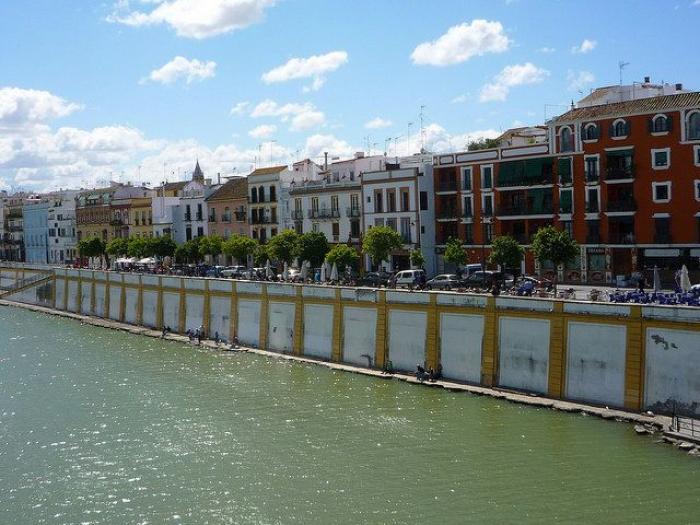 Un periodista vasco triunfa al corregir un titular sobre los pasos de peatones en diagonal de Madrid